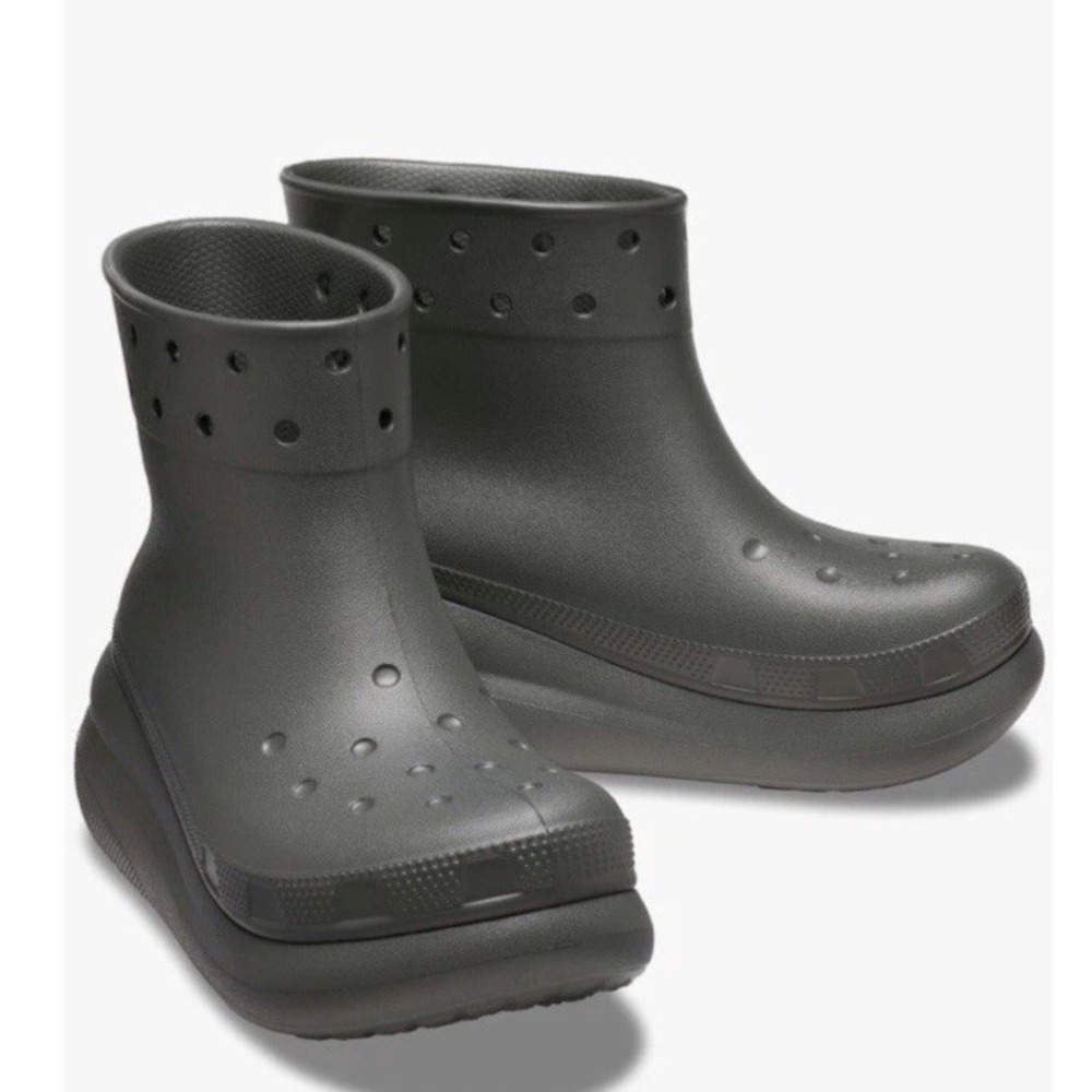 Crocs Classic Crush Unisex Black Boots Women Size Men's 7 Women's 9 Platform